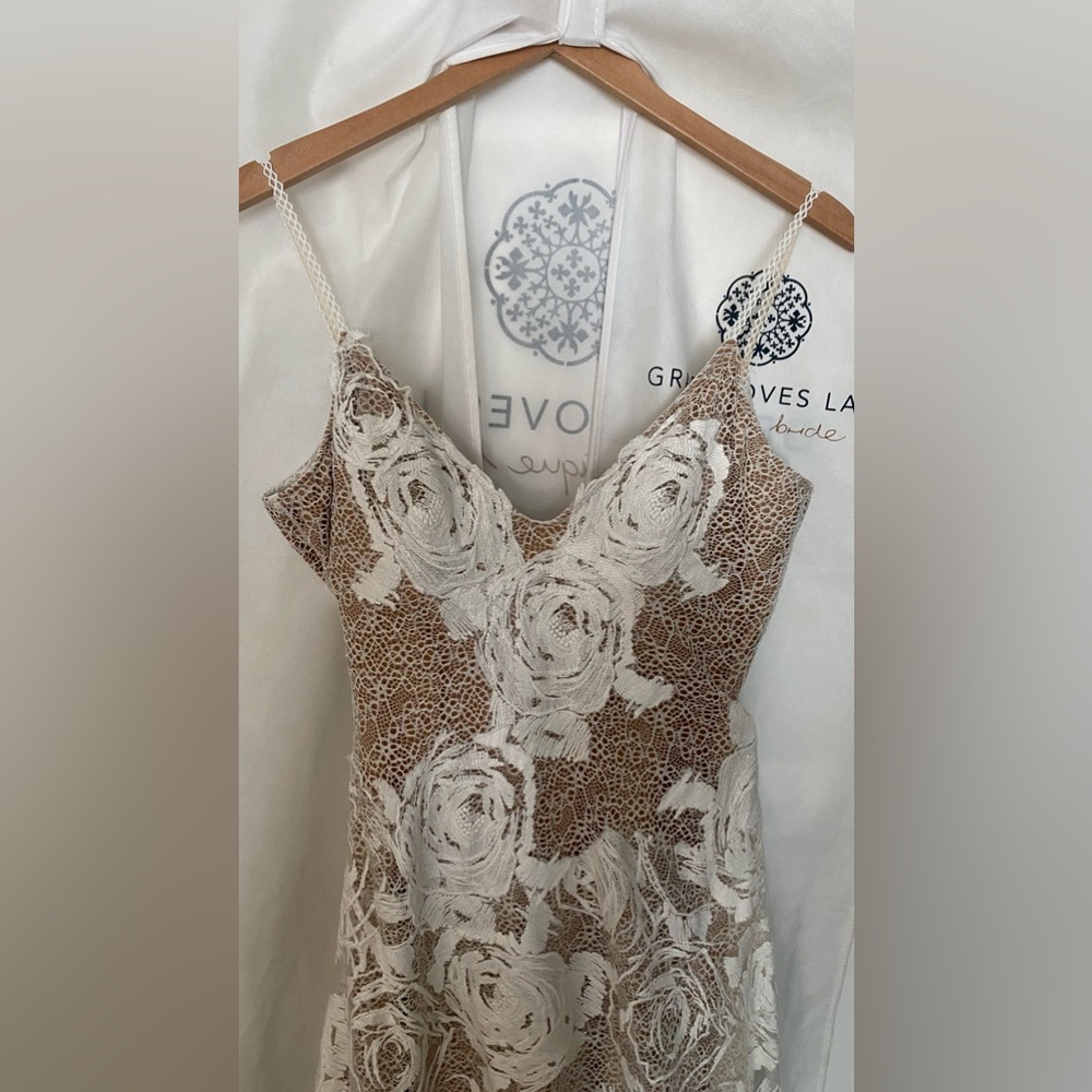 Grace loves lace Rosa gown